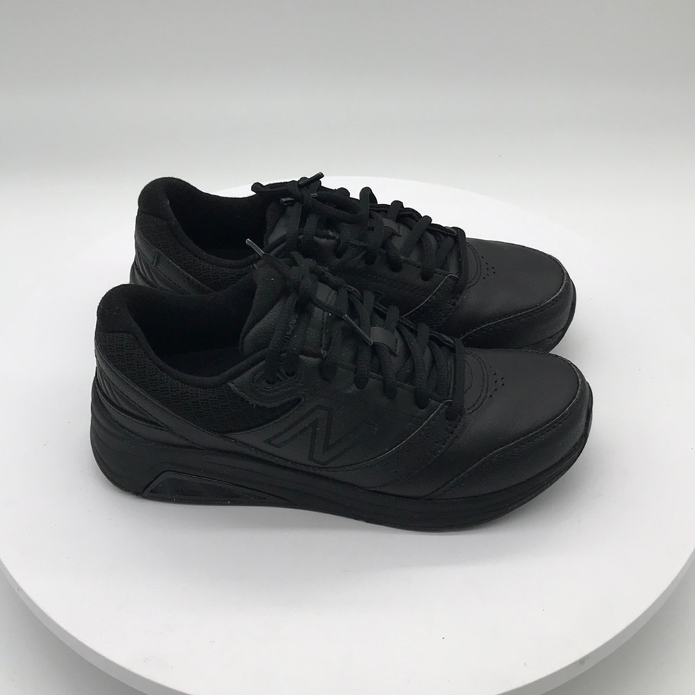New Balance Mens Shoes size 6 wide US